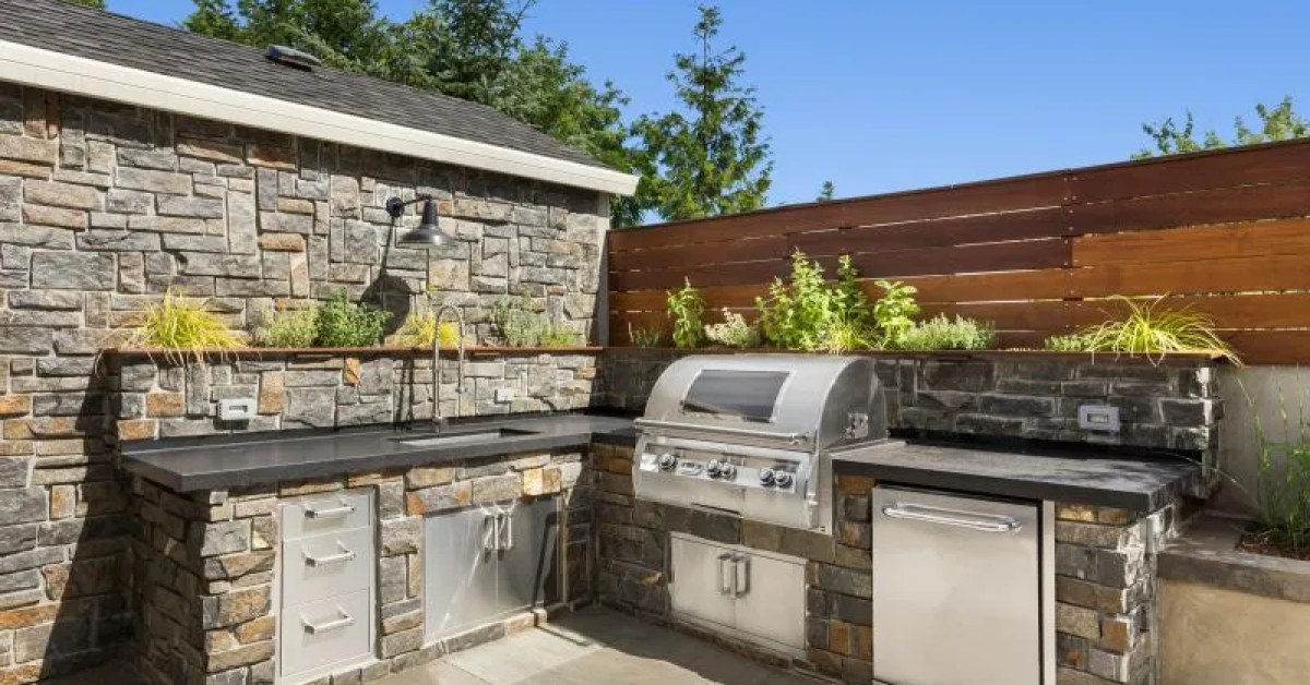 Outdoor Kitchen Installation